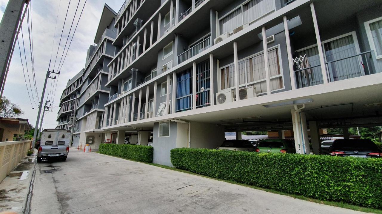 The Patio Bangsaen Apartment Luaran gambar